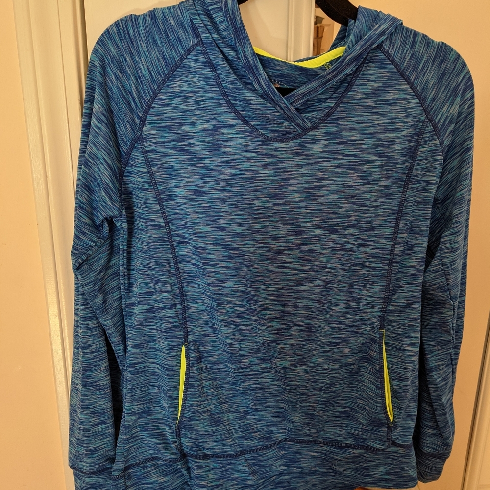 Active hoodie